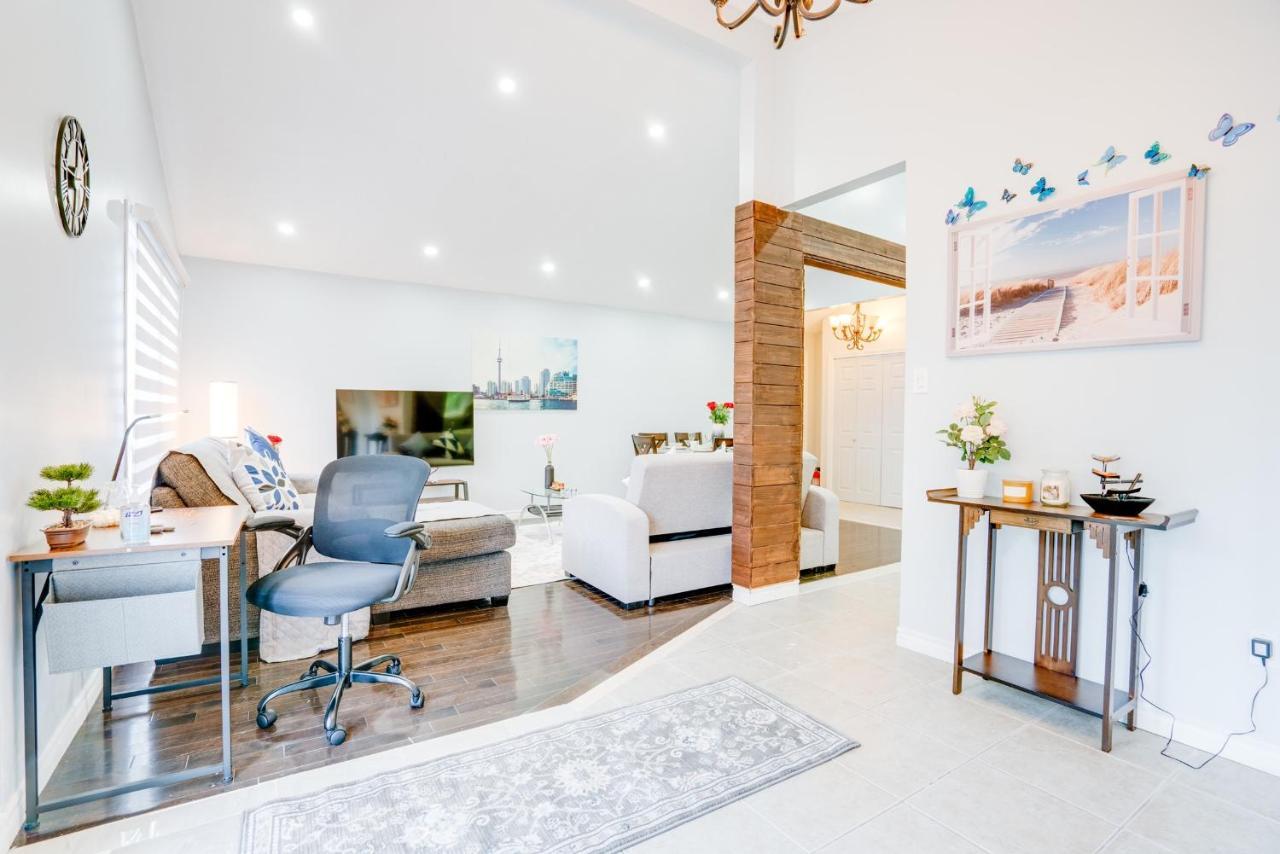 Furnished Family Home Near Toronto - Great Location Game Room - Backyard - Parking & Self Checkin Pickering Esterno foto